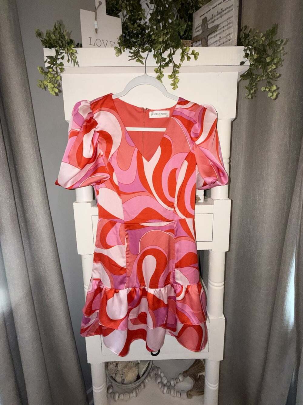 New Pants Store V-Neck Puff Sleeve Ruffle Hem Mini Dress Pink Red Swirl Pattern